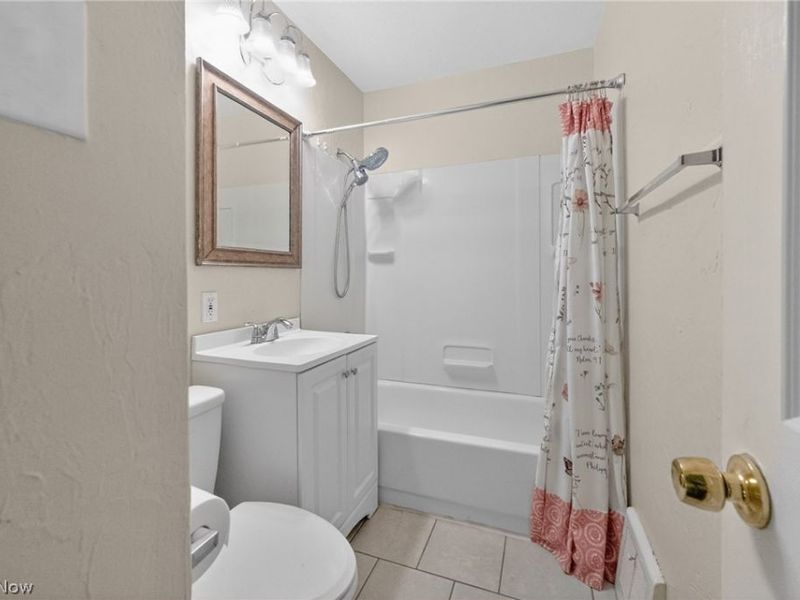 1324 Elmwood Road, Mayfield Heights, OH 44124 Photo 10