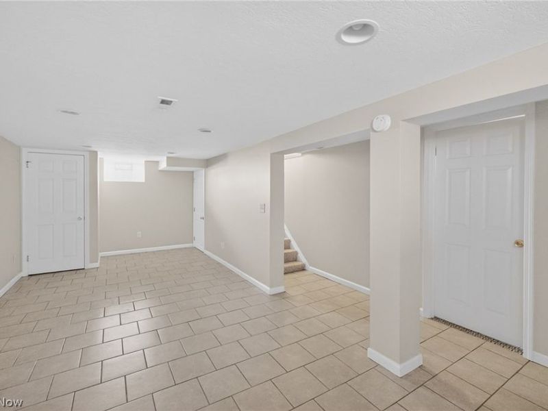 1324 Elmwood Road, Mayfield Heights, OH 44124 Photo 15