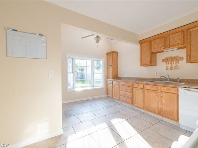 1324 Elmwood Road, Mayfield Heights, OH 44124 Photo 4
