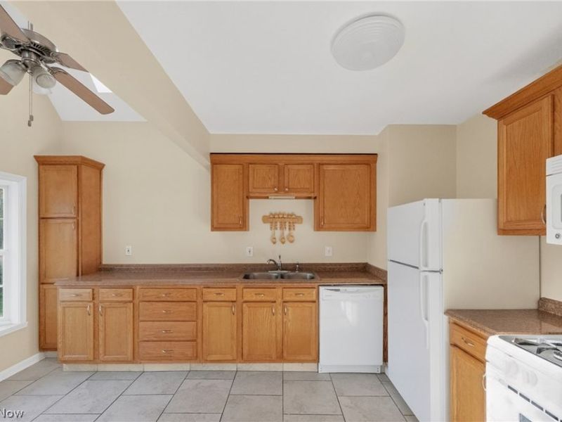 1324 Elmwood Road, Mayfield Heights, OH 44124 Photo 6
