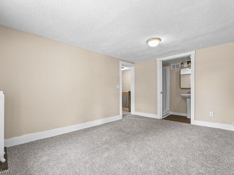 3936 S Union Avenue , Alliance, OH 44601 Photo 17