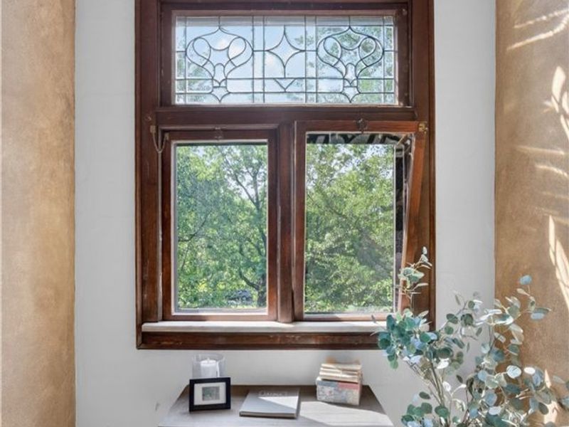 2661 Euclid Heights Boulevard, Unit 5, Cleveland Heights, OH 44106 Photo 3