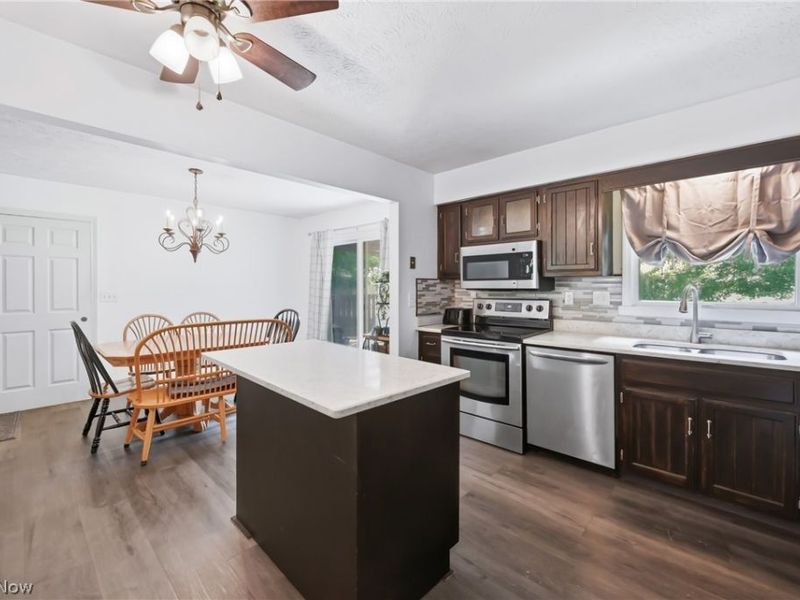 352 Rosewae Avenue, Cortland, OH 44410 Photo 23