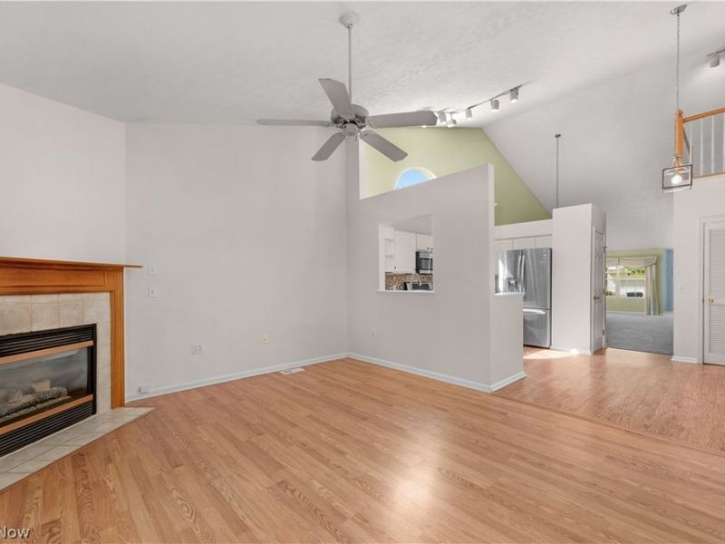 9097 Fern Cove E, Olmsted Falls, OH 44138 Photo 16