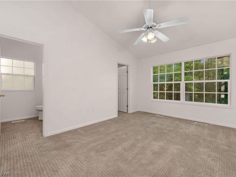 9097 Fern Cove E, Olmsted Falls, OH 44138 Photo 17