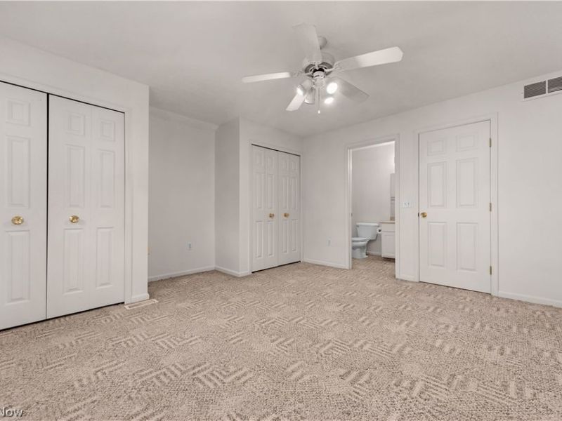 9097 Fern Cove E, Olmsted Falls, OH 44138 Photo 24