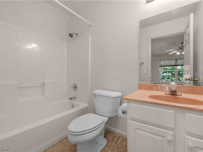 9097 Fern Cove E, Olmsted Falls, OH 44138 Photo 27