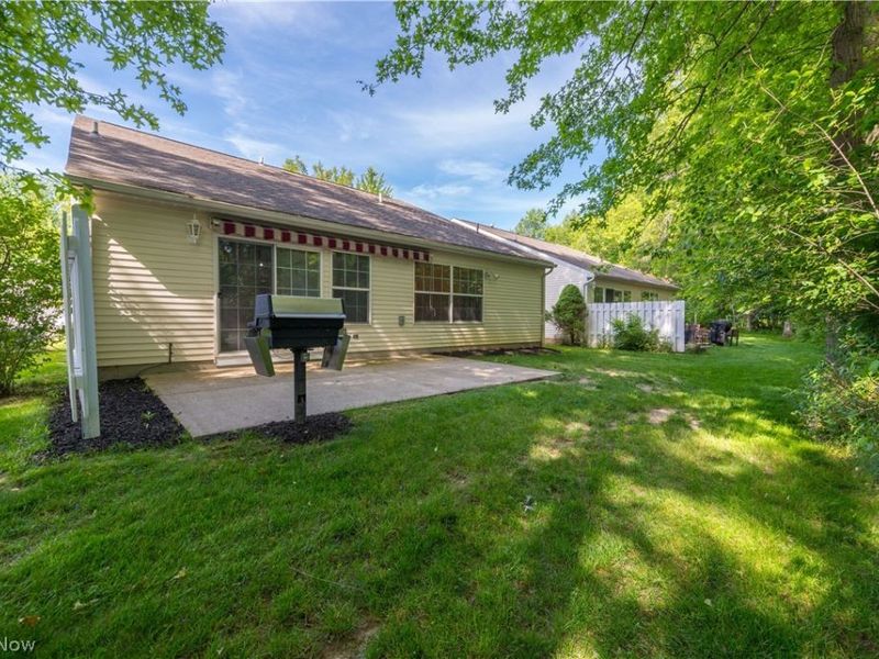 9097 Fern Cove E, Olmsted Falls, OH 44138 Photo 30