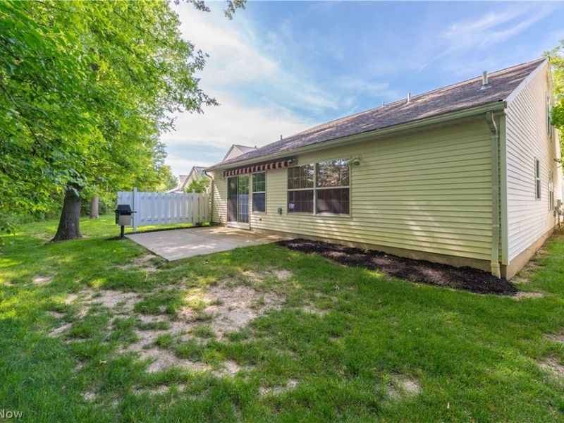 9097 Fern Cove E, Olmsted Falls, OH 44138 Photo 33