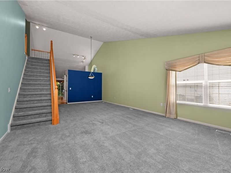 9097 Fern Cove E, Olmsted Falls, OH 44138 Photo 5
