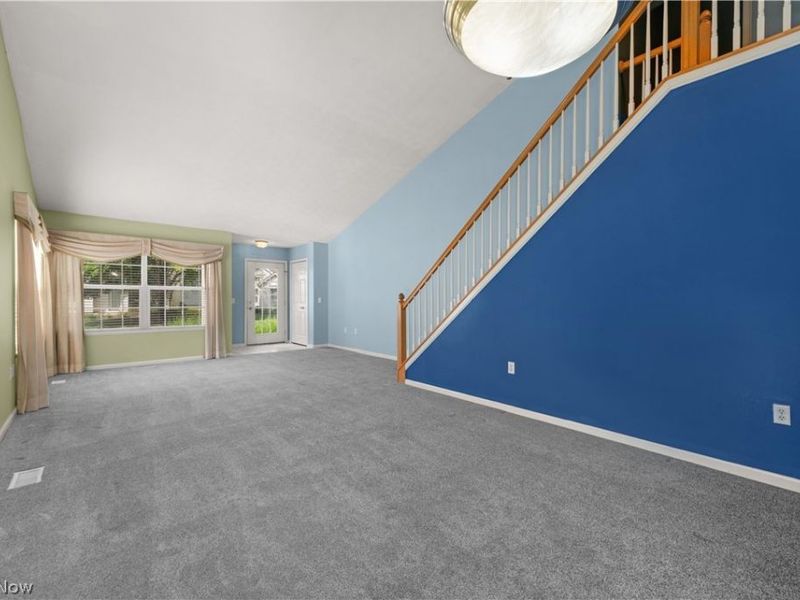 9097 Fern Cove E, Olmsted Falls, OH 44138 Photo 6