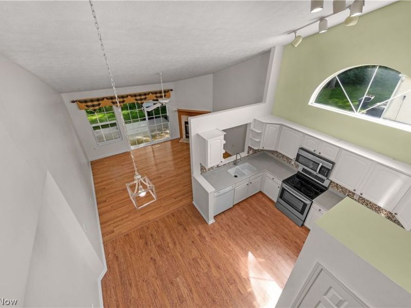 9097 Fern Cove E, Olmsted Falls, OH 44138 Photo 8