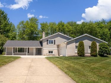 6815 Hickory Hill Drive, Mayfield Village, OH 44143