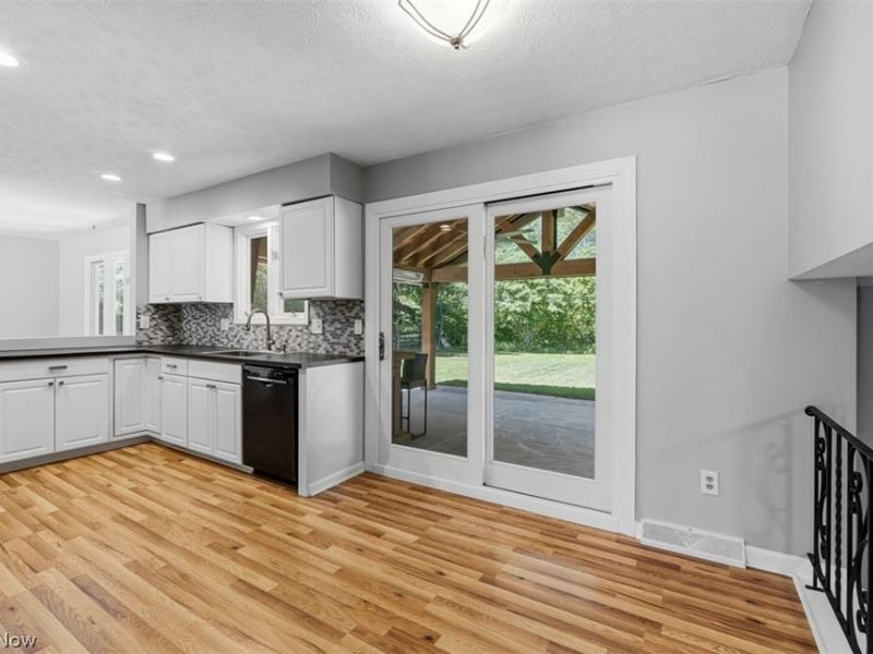 6815 Hickory Hill Drive, Mayfield Village, OH 44143 Photo 11