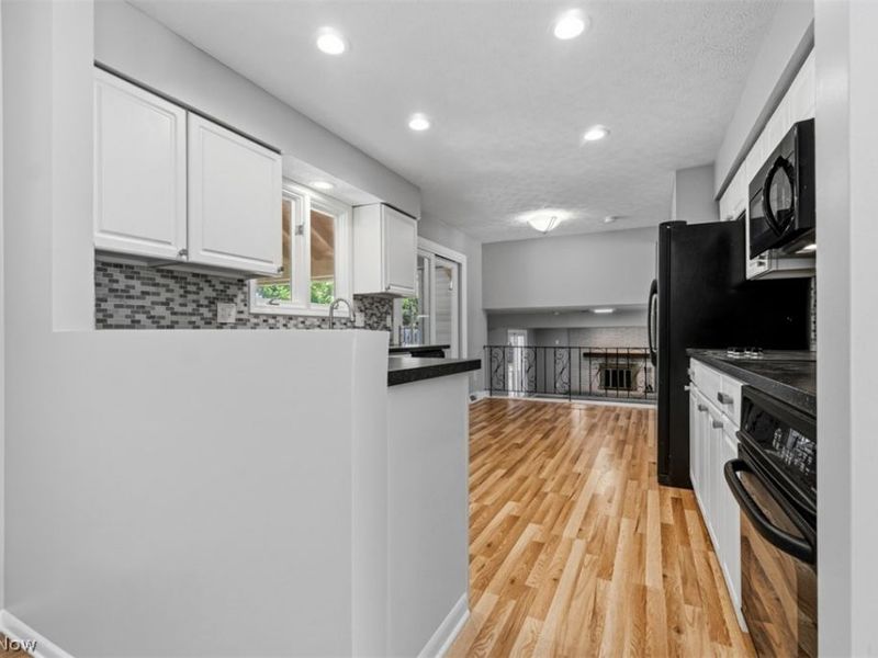 6815 Hickory Hill Drive, Mayfield Village, OH 44143 Photo 8