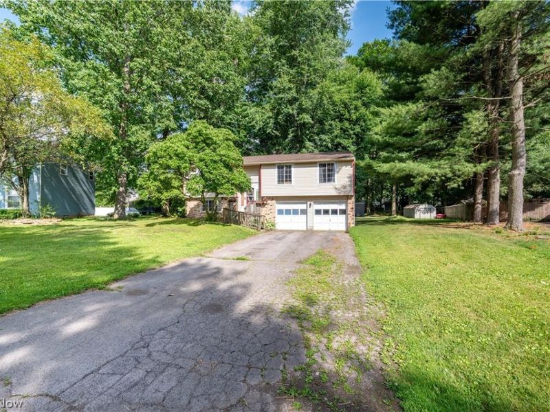 7764 Micawber Road NE, Warren, OH 44484 Photo 1