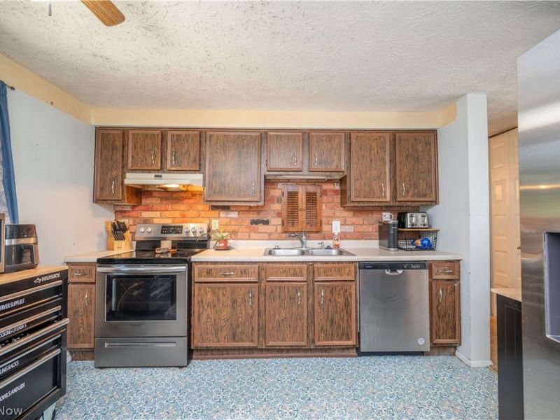 7764 Micawber Road NE, Warren, OH 44484 Photo 11
