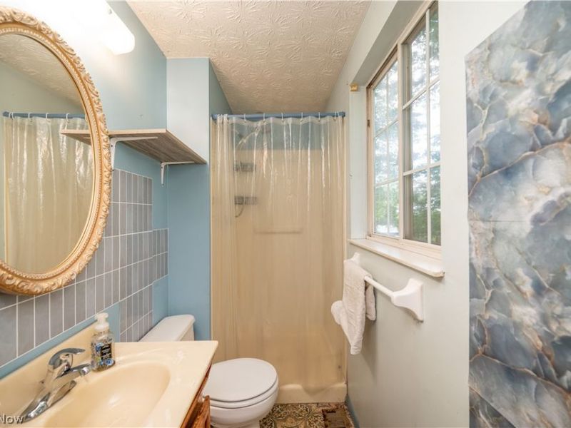 7764 Micawber Road NE, Warren, OH 44484 Photo 6