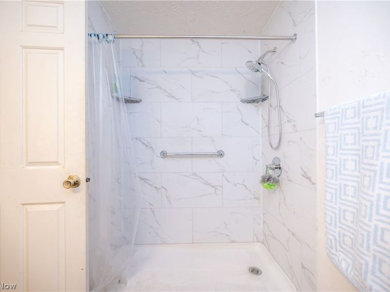 7764 Micawber Road NE, Warren, OH 44484 Photo 9
