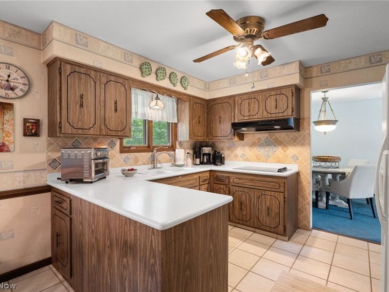 13760 Arrowhead Trail, Middleburg Heights, OH 44130 Photo 10
