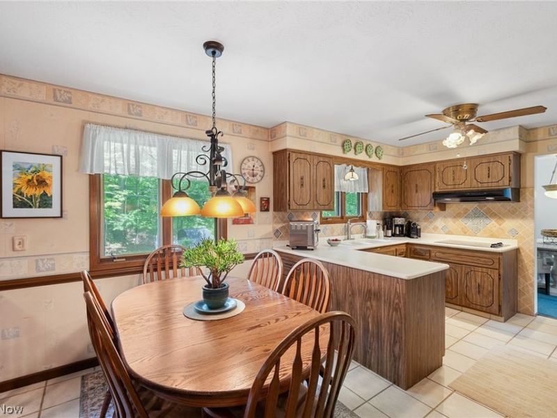 13760 Arrowhead Trail, Middleburg Heights, OH 44130 Photo 11