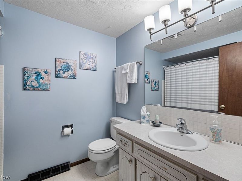 13760 Arrowhead Trail, Middleburg Heights, OH 44130 Photo 23