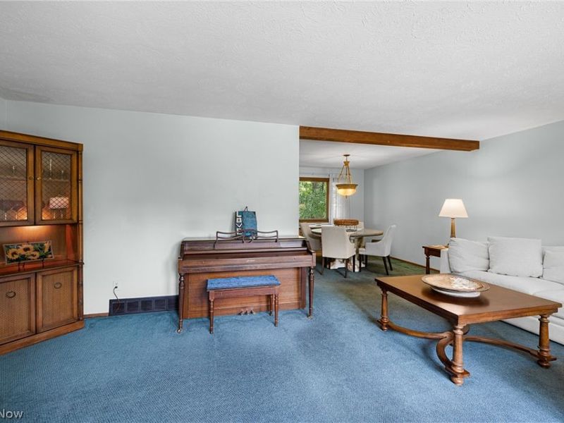 13760 Arrowhead Trail, Middleburg Heights, OH 44130 Photo 3