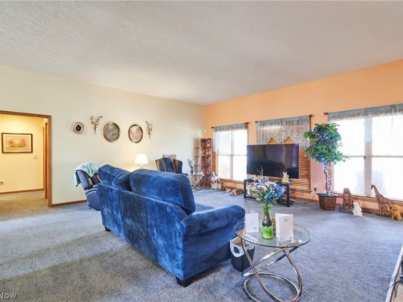 6318 Oak Point Estates, Lorain, OH 44053 Photo 10