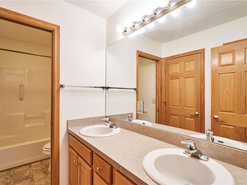 6318 Oak Point Estates, Lorain, OH 44053 Photo 21