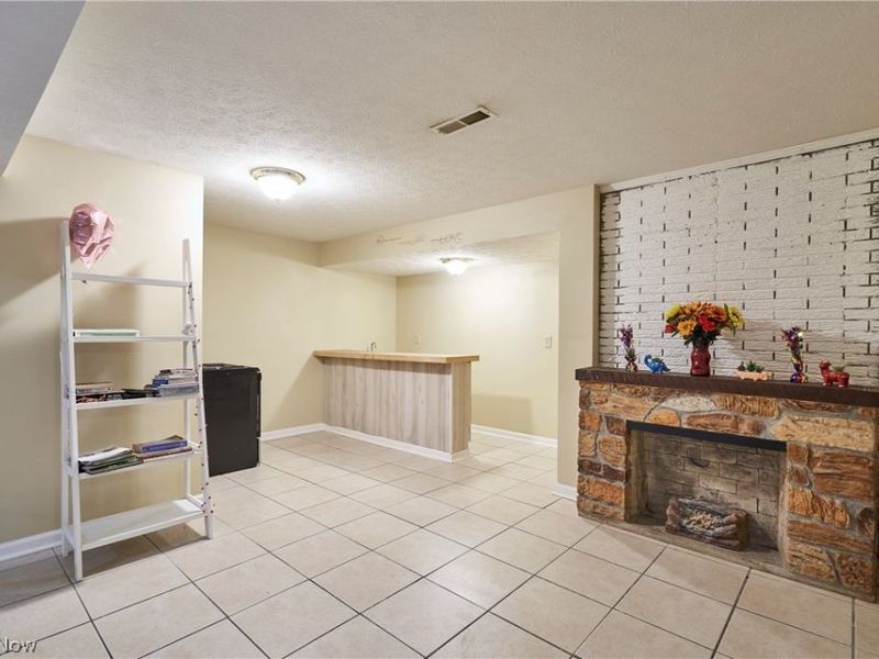 6318 Oak Point Estates, Lorain, OH 44053 Photo 25