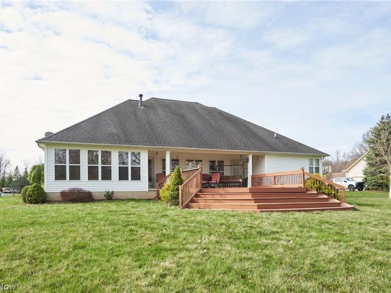 6318 Oak Point Estates, Lorain, OH 44053 Photo 4