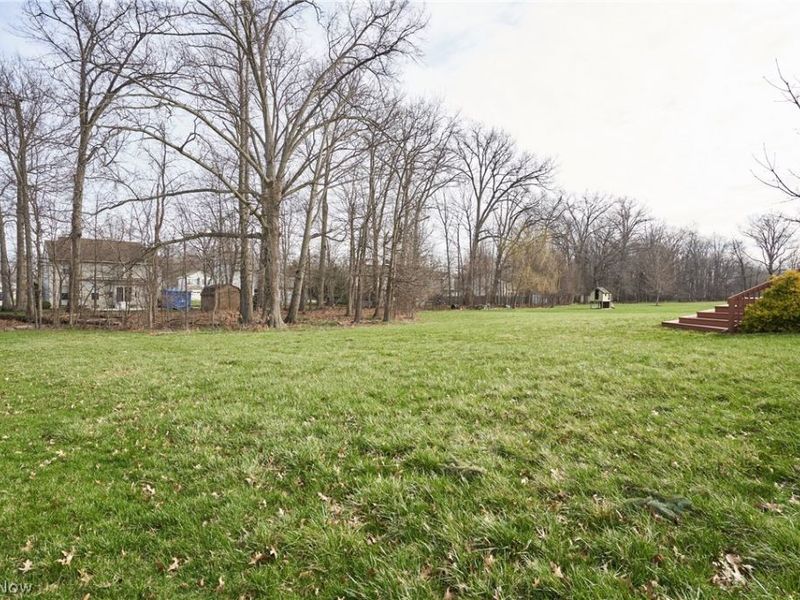 6318 Oak Point Estates, Lorain, OH 44053 Photo 6