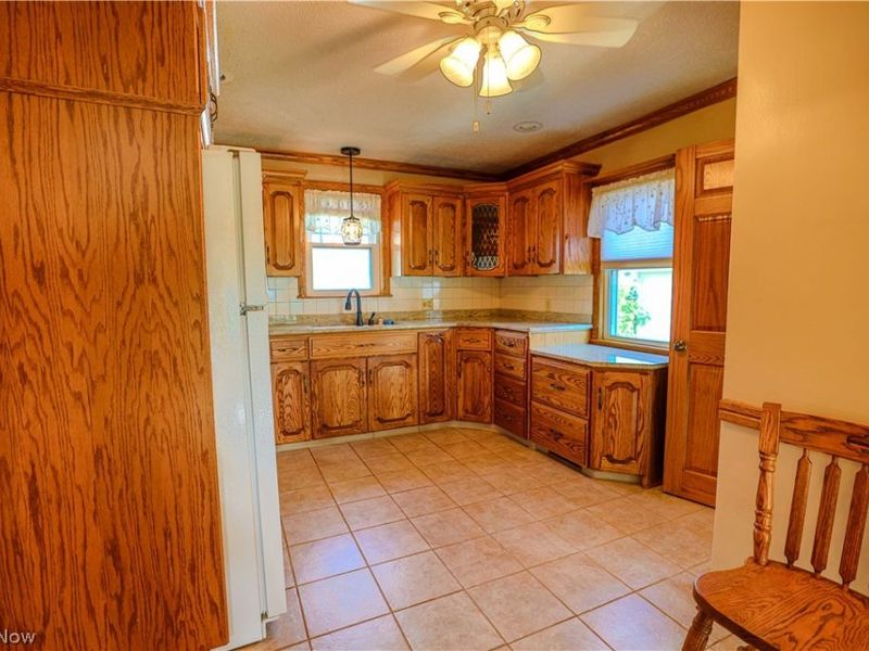 518 Edwards Street, Louisville, OH 44641 Photo 12