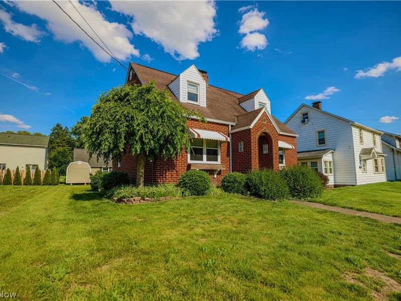 518 Edwards Street, Louisville, OH 44641 Photo 2
