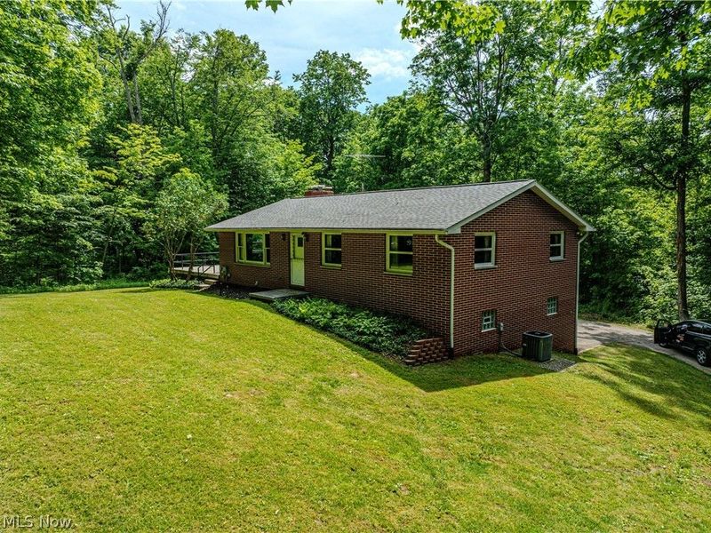 5475 Parks Avenue NE, Louisville, OH 44641 Photo 1