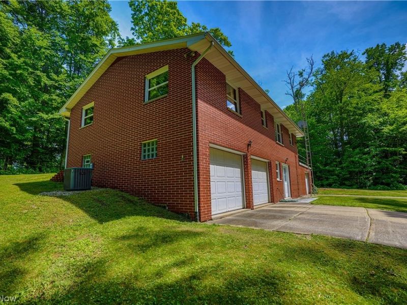 5475 Parks Avenue NE, Louisville, OH 44641 Photo 6