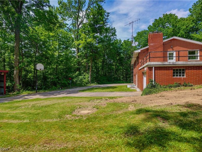 5475 Parks Avenue NE, Louisville, OH 44641 Photo 9
