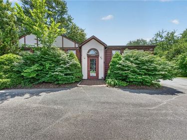 29369 Lorain Road, North Olmsted, OH 44070