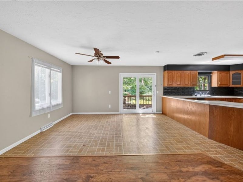 29369 Lorain Road, North Olmsted, OH 44070 Photo 14