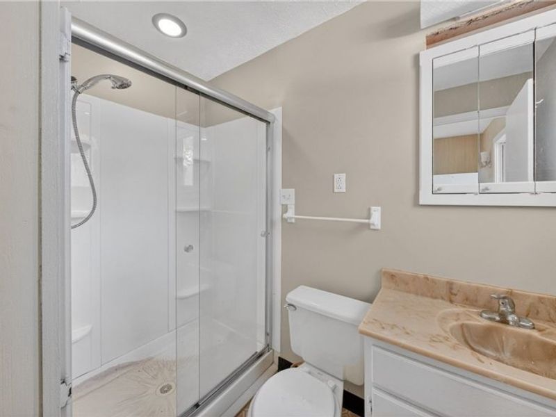 29369 Lorain Road, North Olmsted, OH 44070 Photo 17