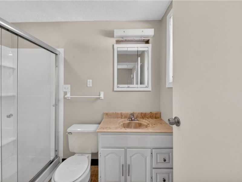 29369 Lorain Road, North Olmsted, OH 44070 Photo 18