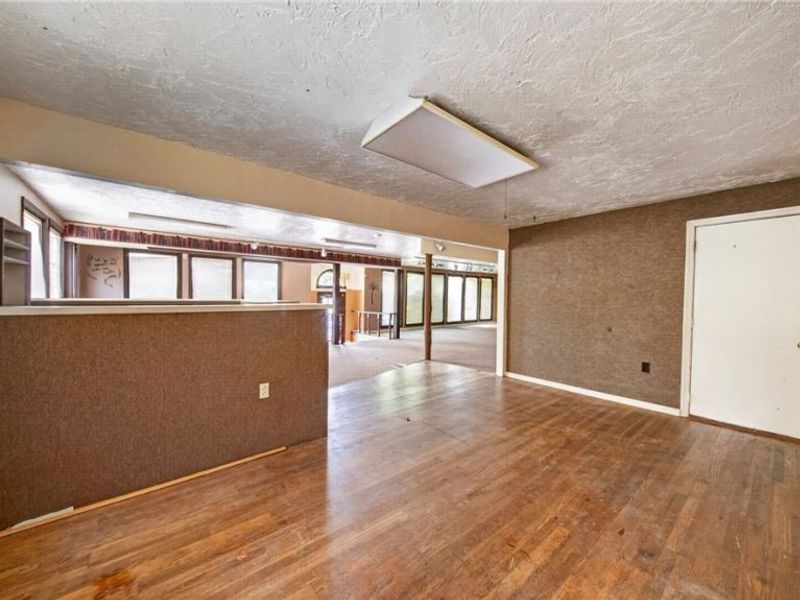 29369 Lorain Road, North Olmsted, OH 44070 Photo 20