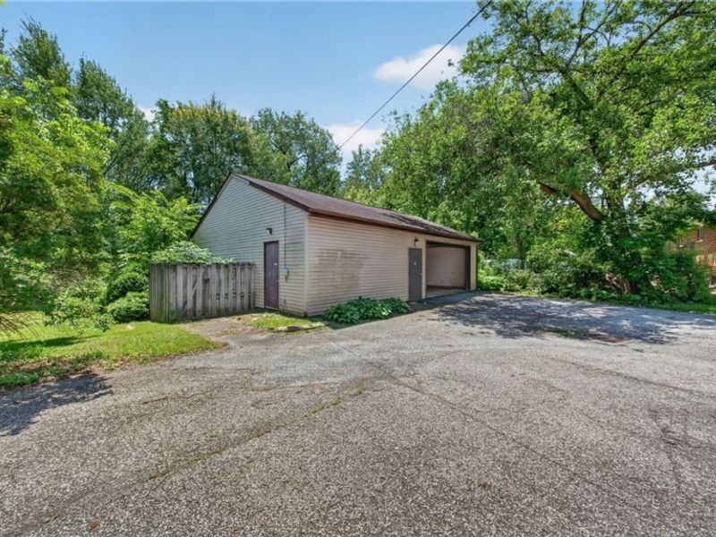 29369 Lorain Road, North Olmsted, OH 44070 Photo 35