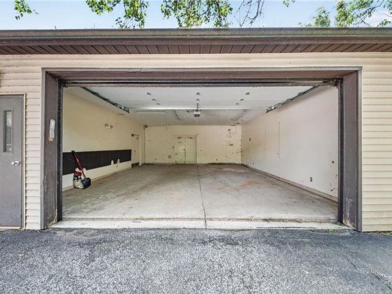 29369 Lorain Road, North Olmsted, OH 44070 Photo 5