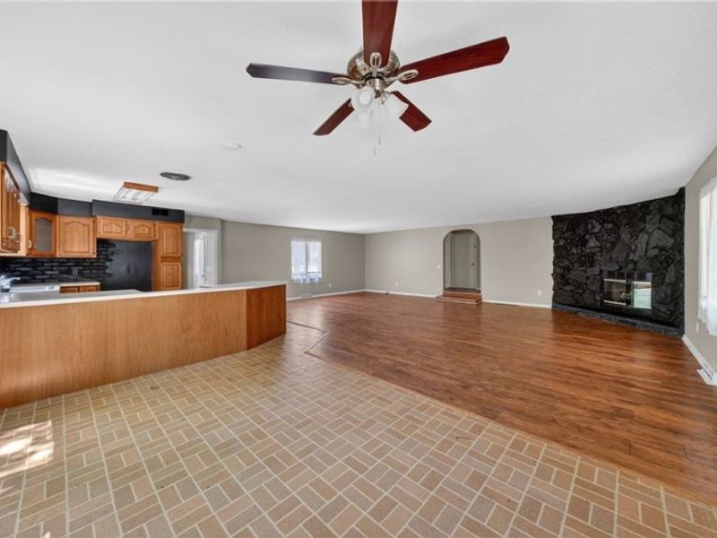 29369 Lorain Road, North Olmsted, OH 44070 Photo 9