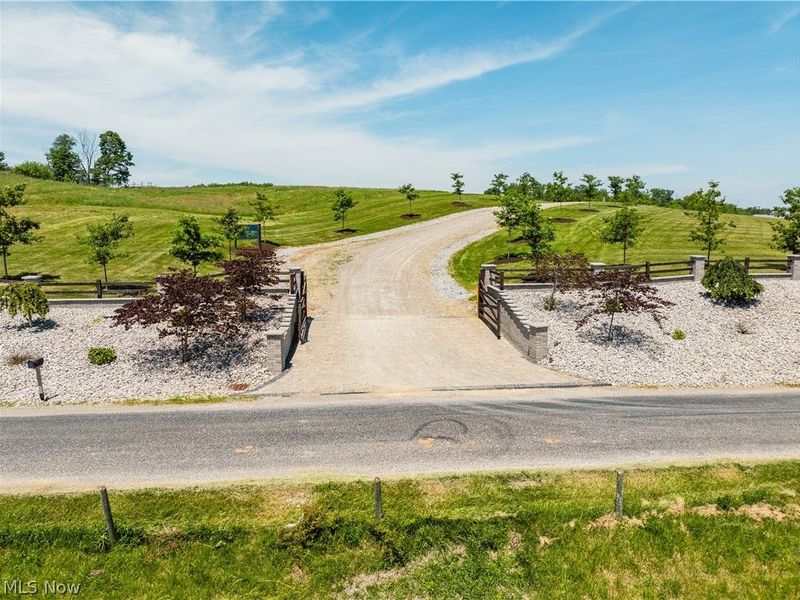 3311 Township Road 157, Sugarcreek, OH 44681 Photo 2