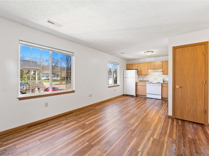 1898 Springfield Lake Boulevard, Unit 207, Akron, OH 44312 Photo 3