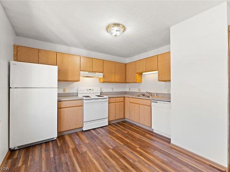 1898 Springfield Lake Boulevard, Unit 207, Akron, OH 44312 Photo 6
