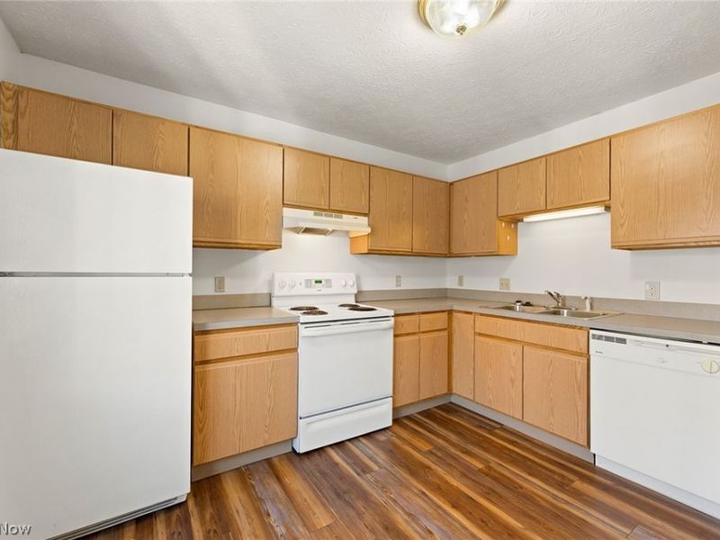 1898 Springfield Lake Boulevard, Unit 207, Akron, OH 44312 Photo 7