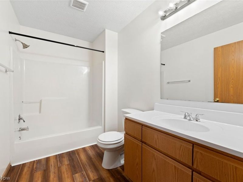 1898 Springfield Lake Boulevard, Unit 207, Akron, OH 44312 Photo 9